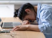 Burnout pada Tenaga Kesehatan dan Konselor HIV: Pencegahan dan Self-Care